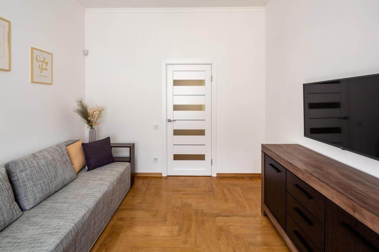 Three Bedroom Apartment On Rynok Square Lviv Eksteriør bilde
